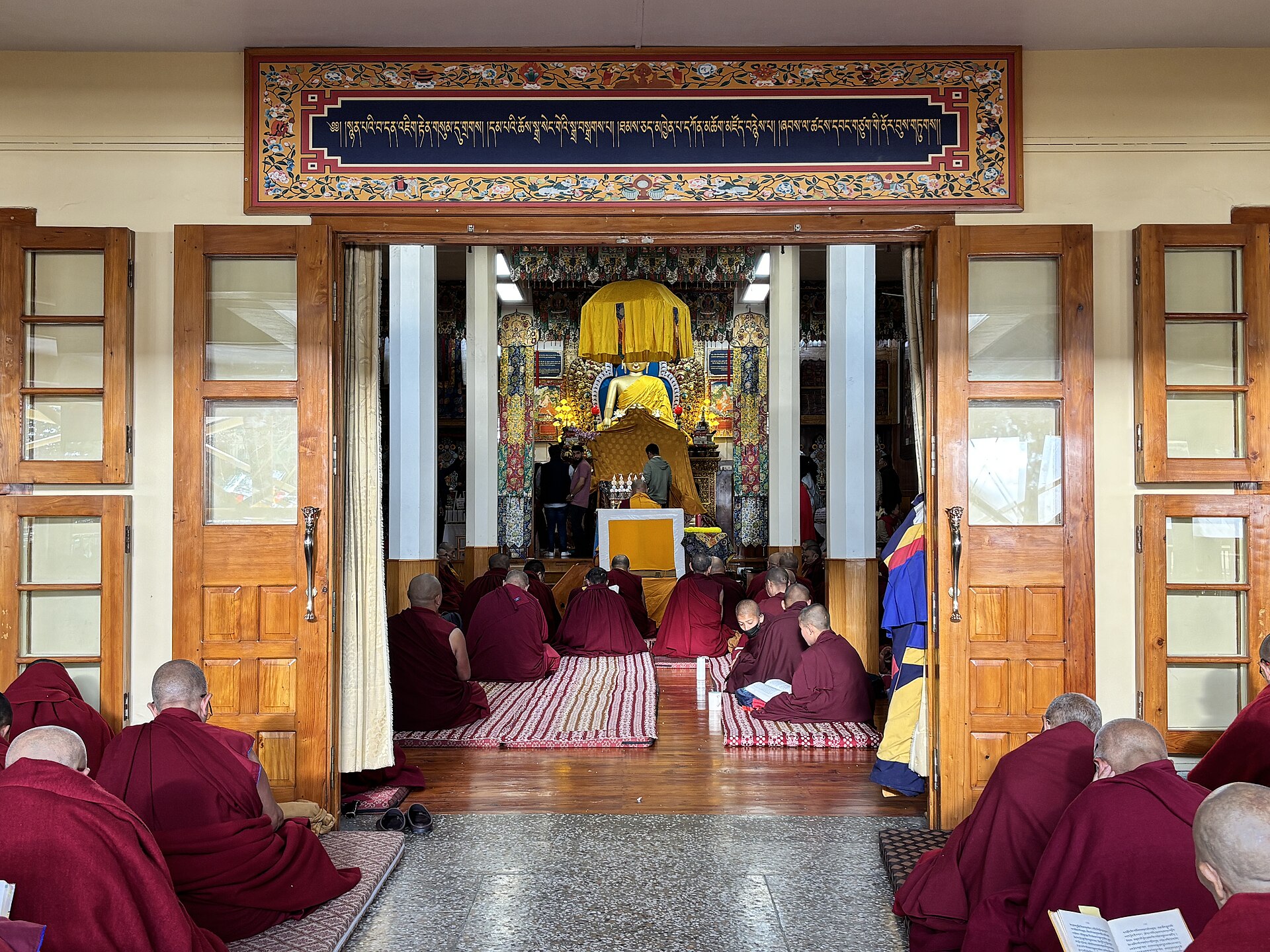 A slow weekend in McLeod Ganj: monasteries, cafés and the walk to Triund