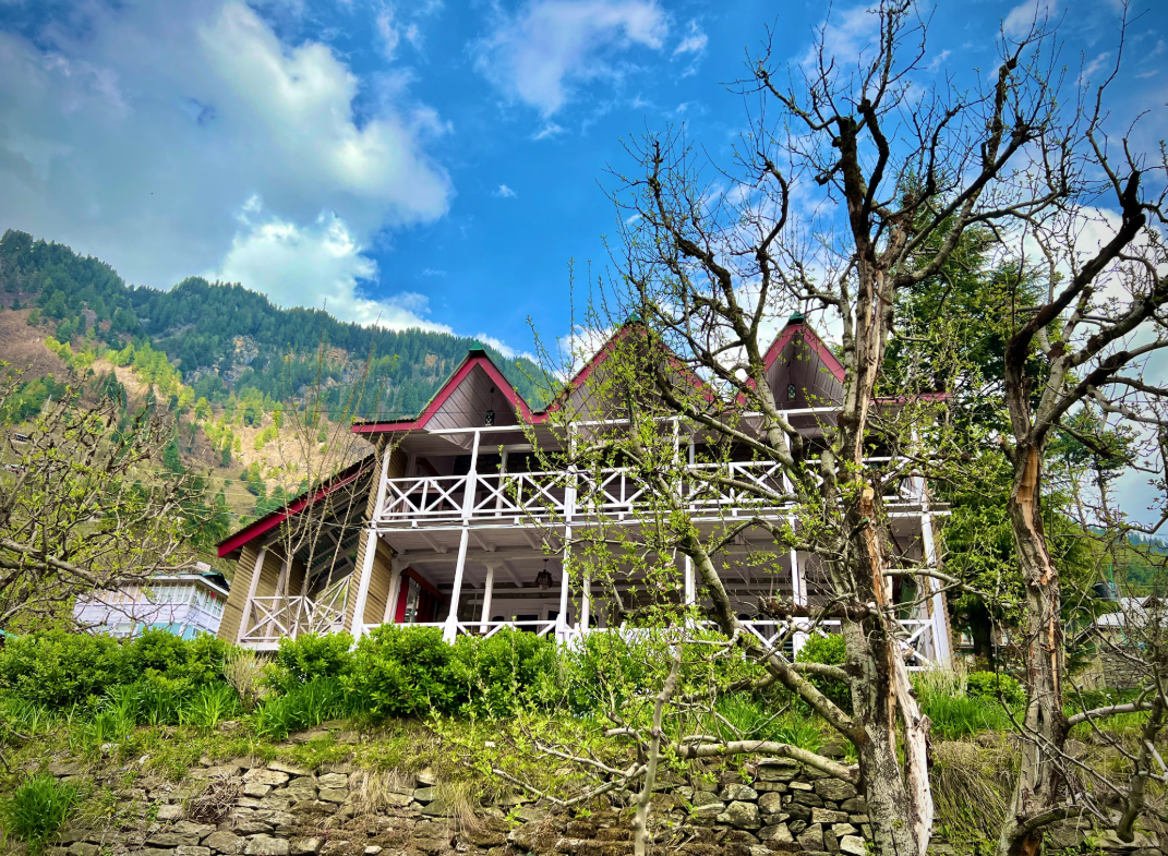 Iris Cottage & Cafe Manali